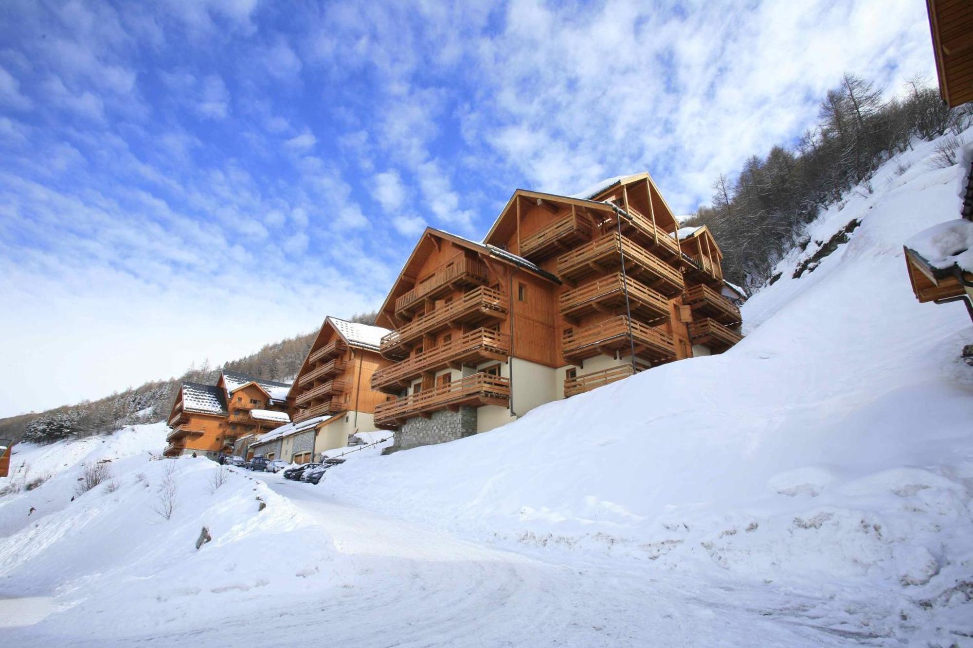 Résidence Odalys Le Hameau et les Chalets de la Vallée d'Or Valloire Esterno foto